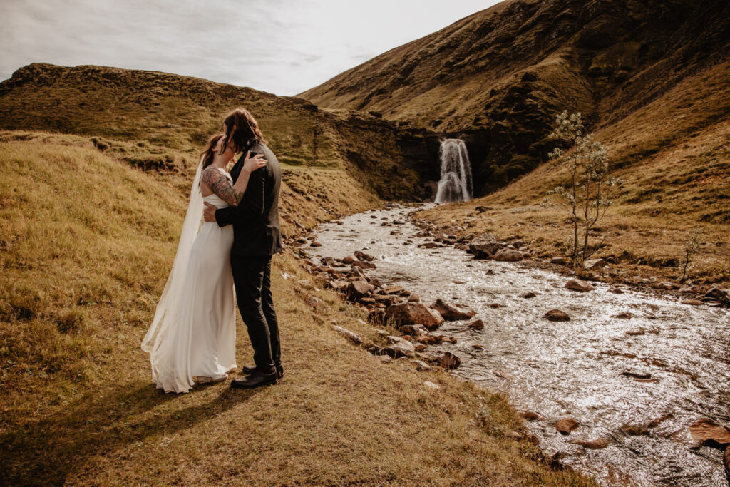 Hochzeit Island Wedding Wasserfall Fotoshooting